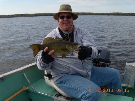 normal_Joh Christensen with smallmouth